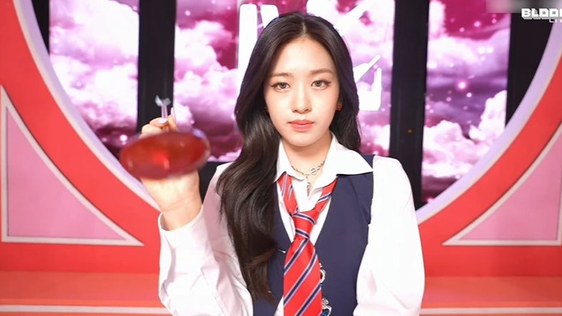 yyujinationn's tweet image. yujin's visuals are insane omg