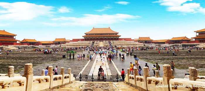 MelPhAvge's tweet photo. Hoy @andreeaenchina nos ha hablado sobre #China 
¿Sabíais que la cuidad prohibida de China tiene un antiguo palacio donde residían los emperadores? Esta ciudad se encuentra en Pekín, la capital del país.
#descubreelmundoconavge https://t.co/JpoSMOlakM