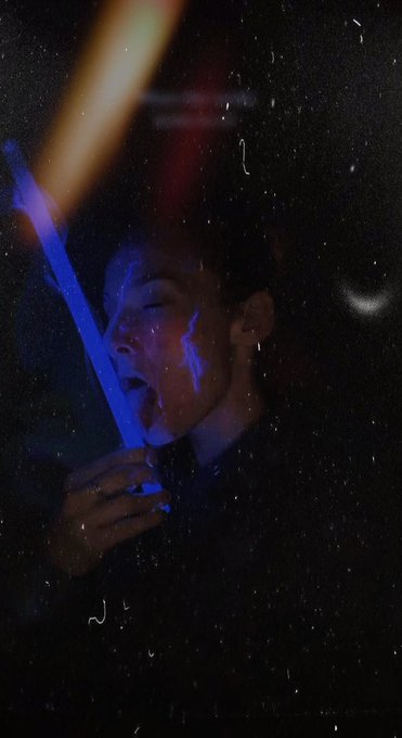 Weird but not too weird. I&rsquo;ve put way more bizarre things in my mouth than a glow stick fr https://t