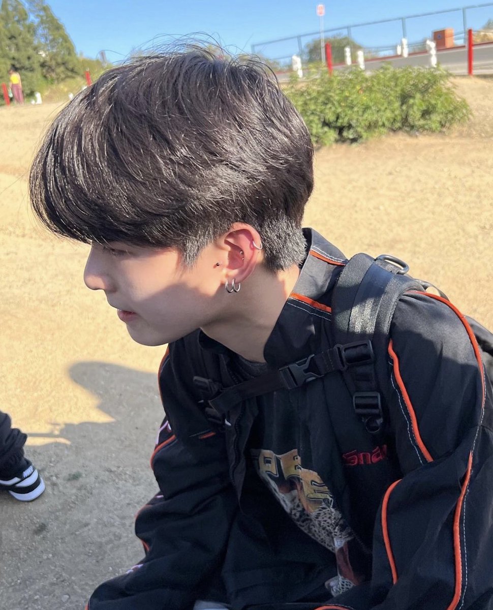 cortis_pic's tweet photo. [220329] Instagram Update 

Everyyyonee🥺✨ my birthday has ended🥺😭 can’t believe the busking day is a day before my birthday..🤦🏻‍♂️ it’s such a really great luck. Yesterday is the first time we met but I already want to see you guys again even it’s just yesterdayㅠㅠ😖+

#JIHOON https://t.co/qlzPLAZgto