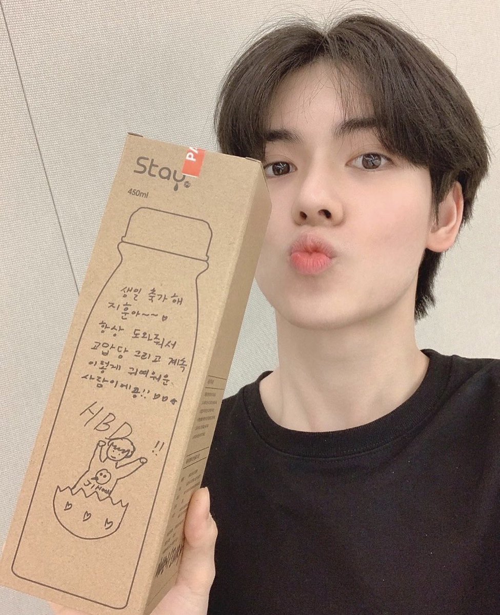 cortis_pic's tweet photo. [220329] Instagram Update 

Everyyyonee🥺✨ my birthday has ended🥺😭 can’t believe the busking day is a day before my birthday..🤦🏻‍♂️ it’s such a really great luck. Yesterday is the first time we met but I already want to see you guys again even it’s just yesterdayㅠㅠ😖+

#JIHOON https://t.co/qlzPLAZgto