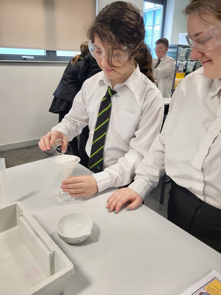 Mrs Barton👩🏼🔬 tweet media