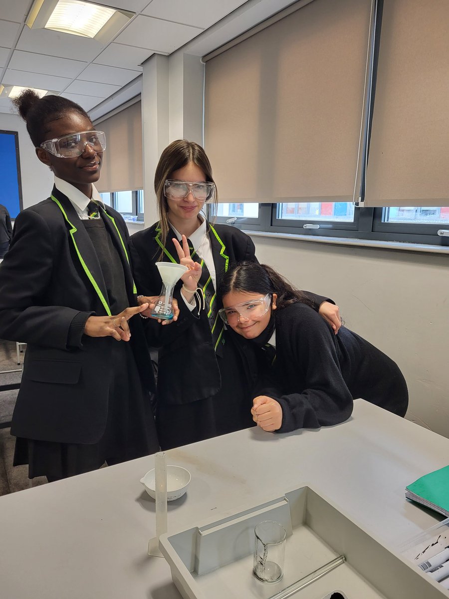 Mrs Barton👩🏼🔬 tweet media