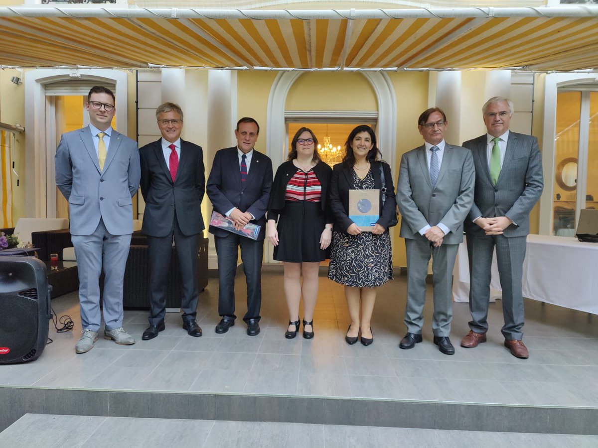 ImogenFoubert's tweet photo. @KU_Leuven signs agreement for academic cooperation student Exchange and doctoral mobility with pontificia universidad Catolica de Chile @ucatolica_chile the number 1 in Latin America on QS ranking @PeterLievens @LucSels https://t.co/LppN85xhu6