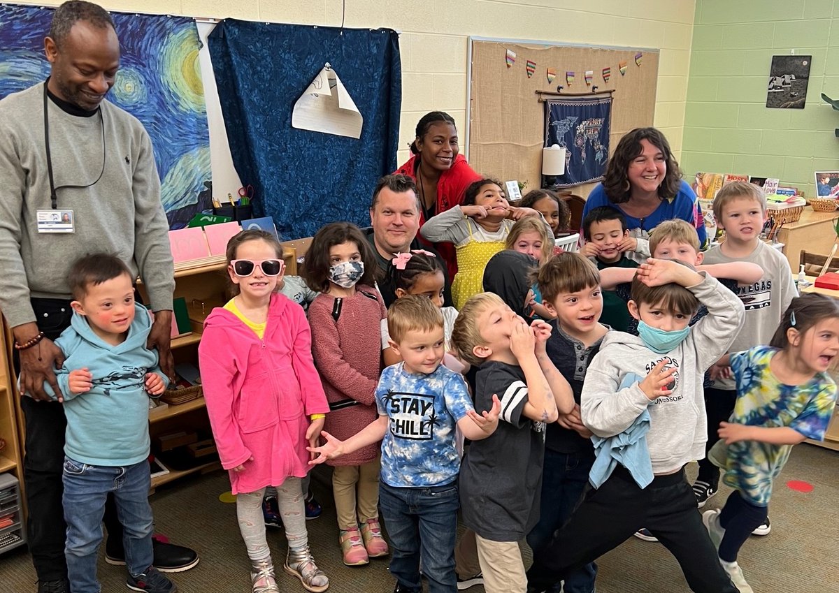 WKRQ's tweet photo. What are you making me for dinner? The kiddos at Sands Montessori are culinary geniuses! Listen to #SnackTimeWithTim here: https://t.co/Pk5JfylIoM
Thanks to @DeweysPizza for snacks! ๐ https://t.co/s2hmiZWaM9