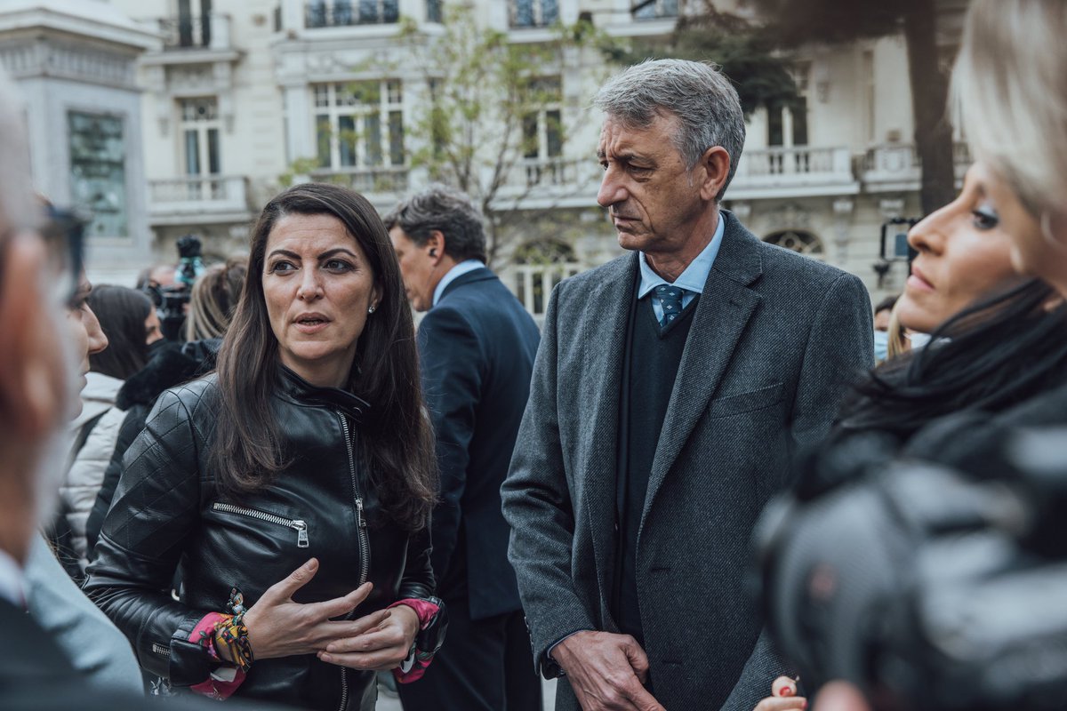 Macarena_Olona's tweet image. Los padres de Marta Calvo, Marta del Castillo y Diana Quer luchan para que asesinos como los monstruos que les arrebataron sus hijas sean castigados con prisión permanente revisable. Hoy no se les aplica. Hoy se debate en @Congreso_Es esta reforma penal. @VOX_Congreso a su lado.