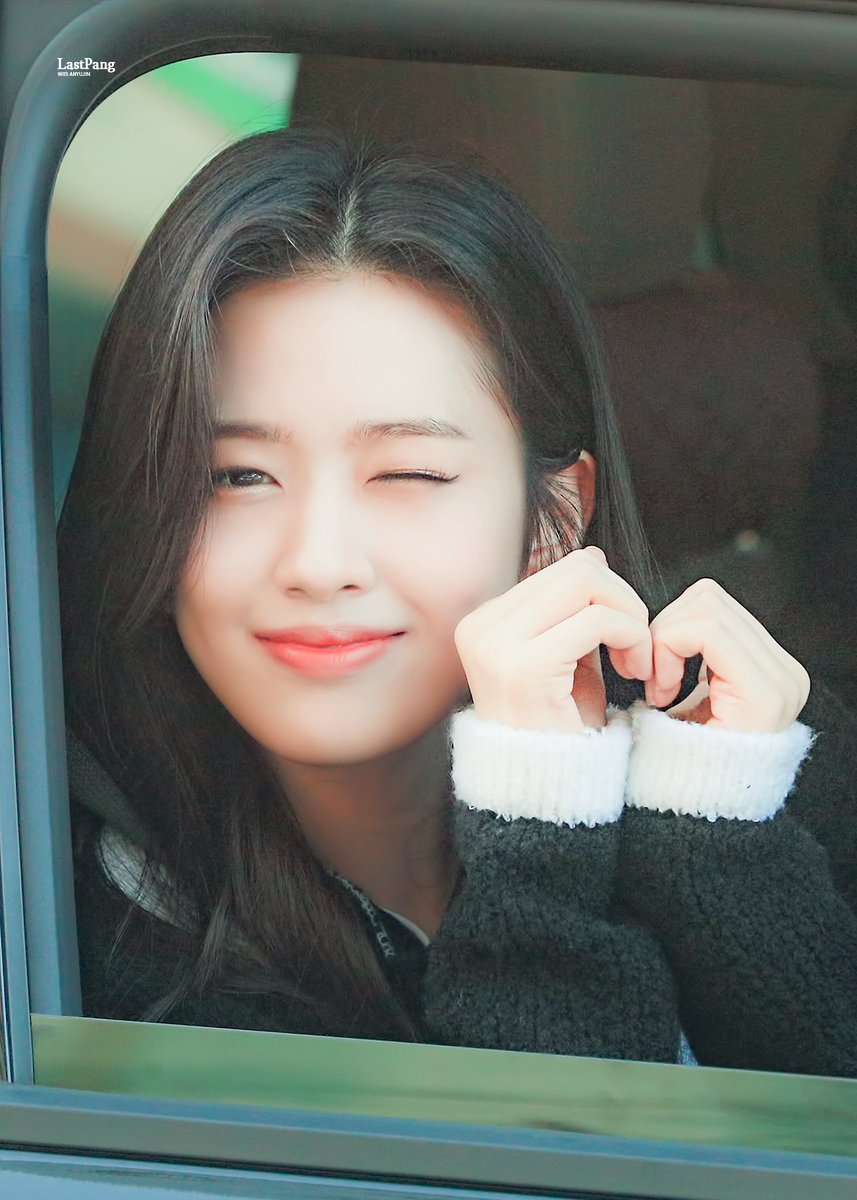 20220327 (3)
😉
#아이브 #IVE #안유진 #AnYujin #유진 #Yujin