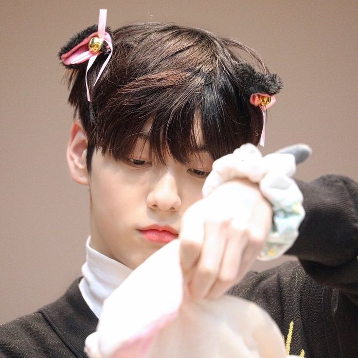 hi, this new account is dedicated to soobin as a cats! i'll be posting updates, pics, and videos of soobin too. pls rt to spread ♡