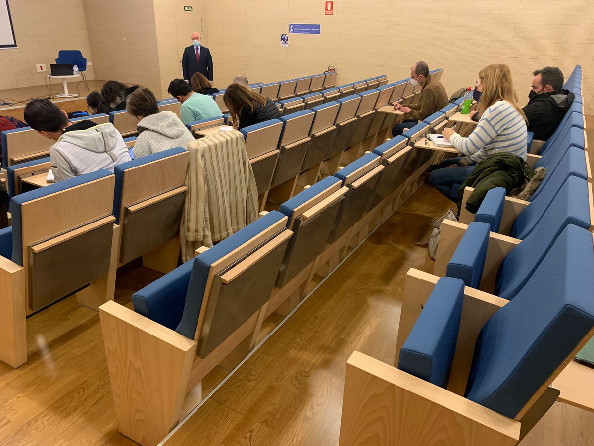 Equipos directivos de centros educativos participantes en #Avanz@TIC #EcoDigEdu asisten al curso #CRIE "Salud digital" con Guillermo Cánovas 👨‍🏫👩‍🏫🏫👏👏👏