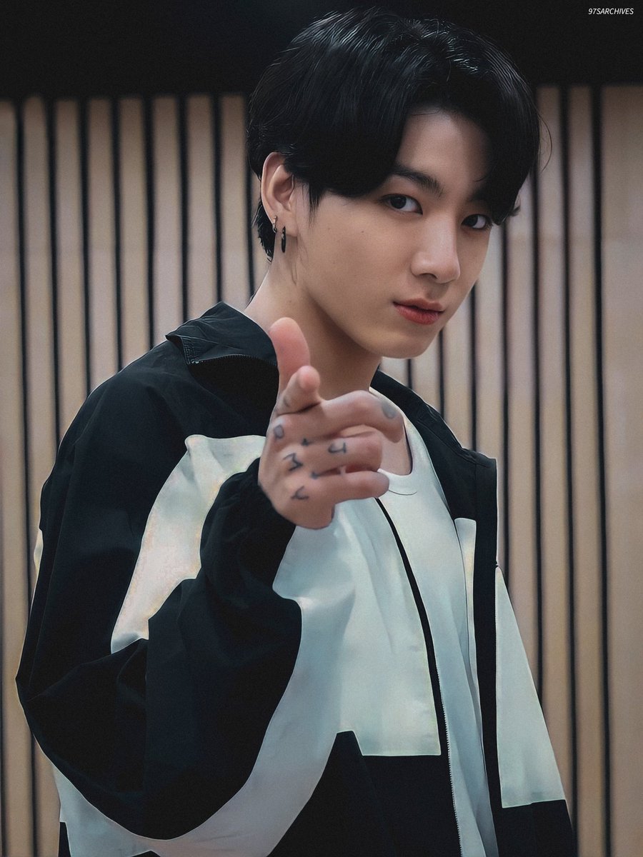 AwakeLilya's tweet photo. Get well soon jungkook~a 💜💜💜💜💜💜💜 @BTS_twt https://t.co/fgWY8l3EuZ