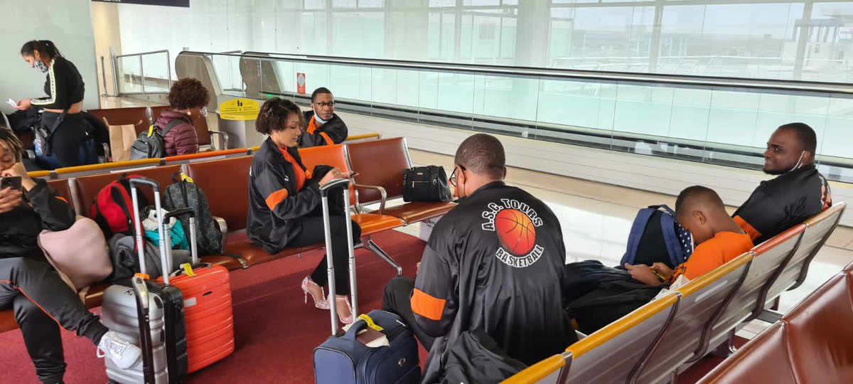 guyla1ere's tweet photo. #Asctours Arrivée prévue des joueurs de l’asc tours aujourd’hui à 15h à l’aéroport! #guyane #guyanela1ere #basket #basketfrance https://t.co/l2g8PIw5xp