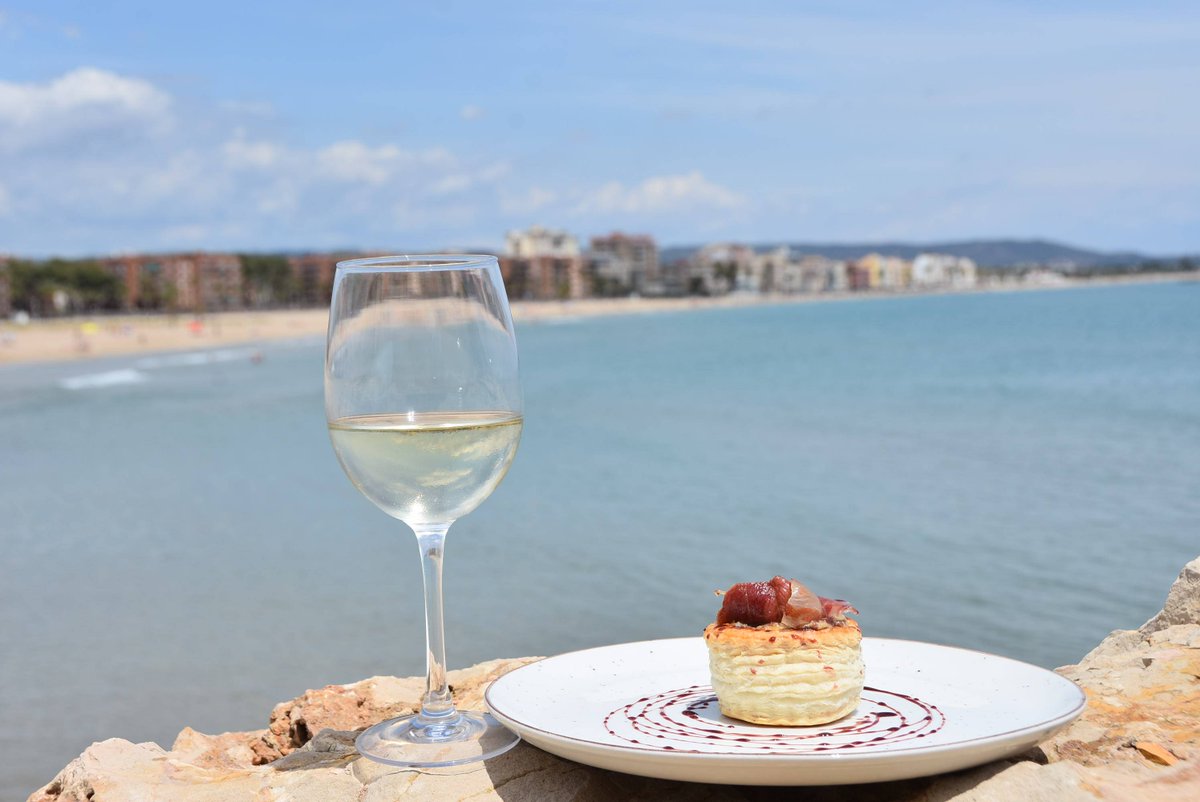 AjTorredembarra's tweet photo. ✍️🏻 El #DTapes per #Torredembarra tornarà del 13 al 29 de maig.

➡️ Si teniu un bar o restaurant i esteu interessats a participar-hi, cal que contacteu amb @TorredembarraTu abans del 31 de març. 

🗞️ https://t.co/Or15g0bkCs

📷 Anna F. https://t.co/vOyj1JkHr5