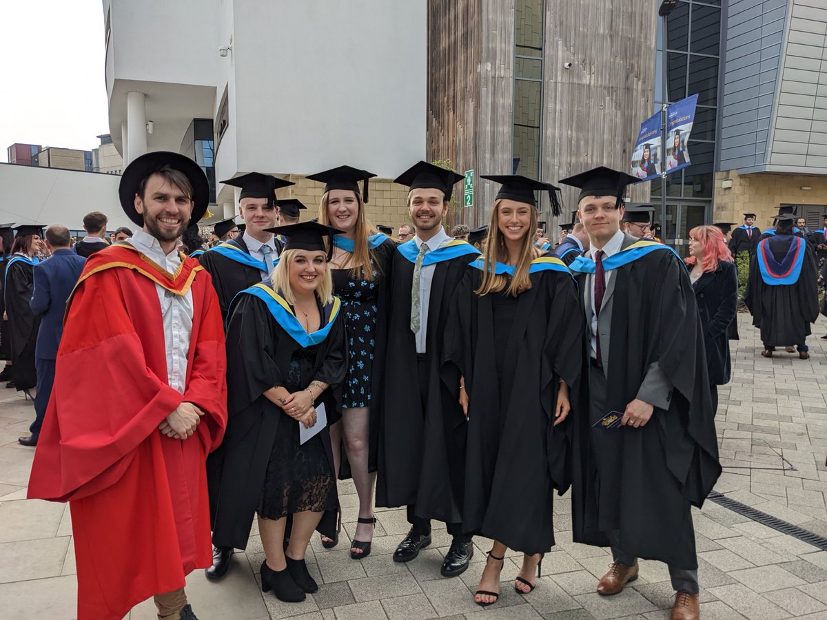 Fantastic to celebrate the success of our <a href="/hudgeog/">@hudgeog</a> 2021 graduates yesterday. 

Well done everyone!🥳🥳🥳

#universityofhuddersfield #graduation #classof2021
