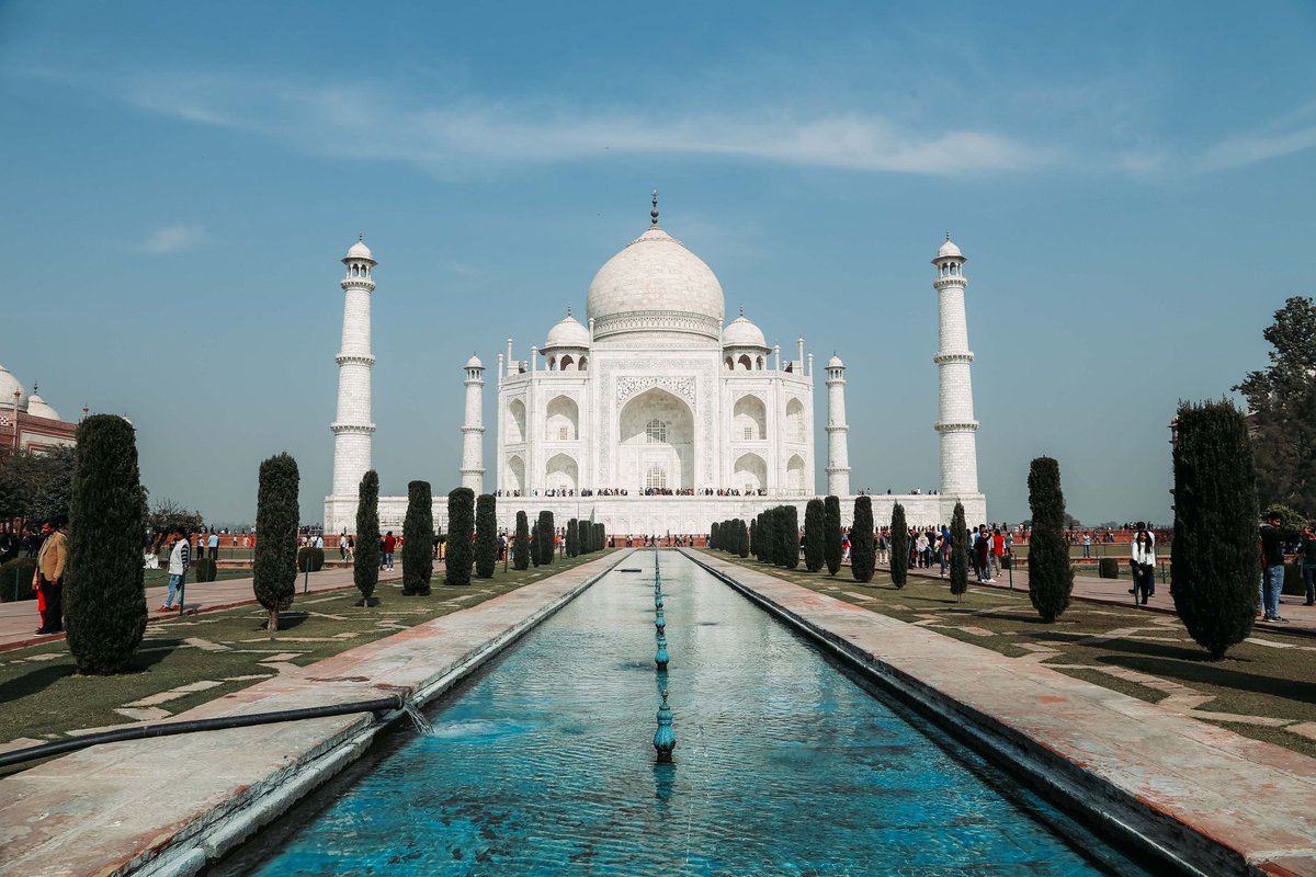 GomezSenegal's tweet photo. ¡Hoy gracias a @AleenIndia he descubierto las preciosas construcciones que hay en India! Se ve que invirtieron todo su tiempo en construir y no en poner nombres.😅Fuerte Rojo y Fuerte Rojo, Nueva Delhi y Vieja Delhi, Tag Mahal y pequeño Tag...
#DescubreElMundoConAVGE #India https://t.co/Z1zQ7vLZxi