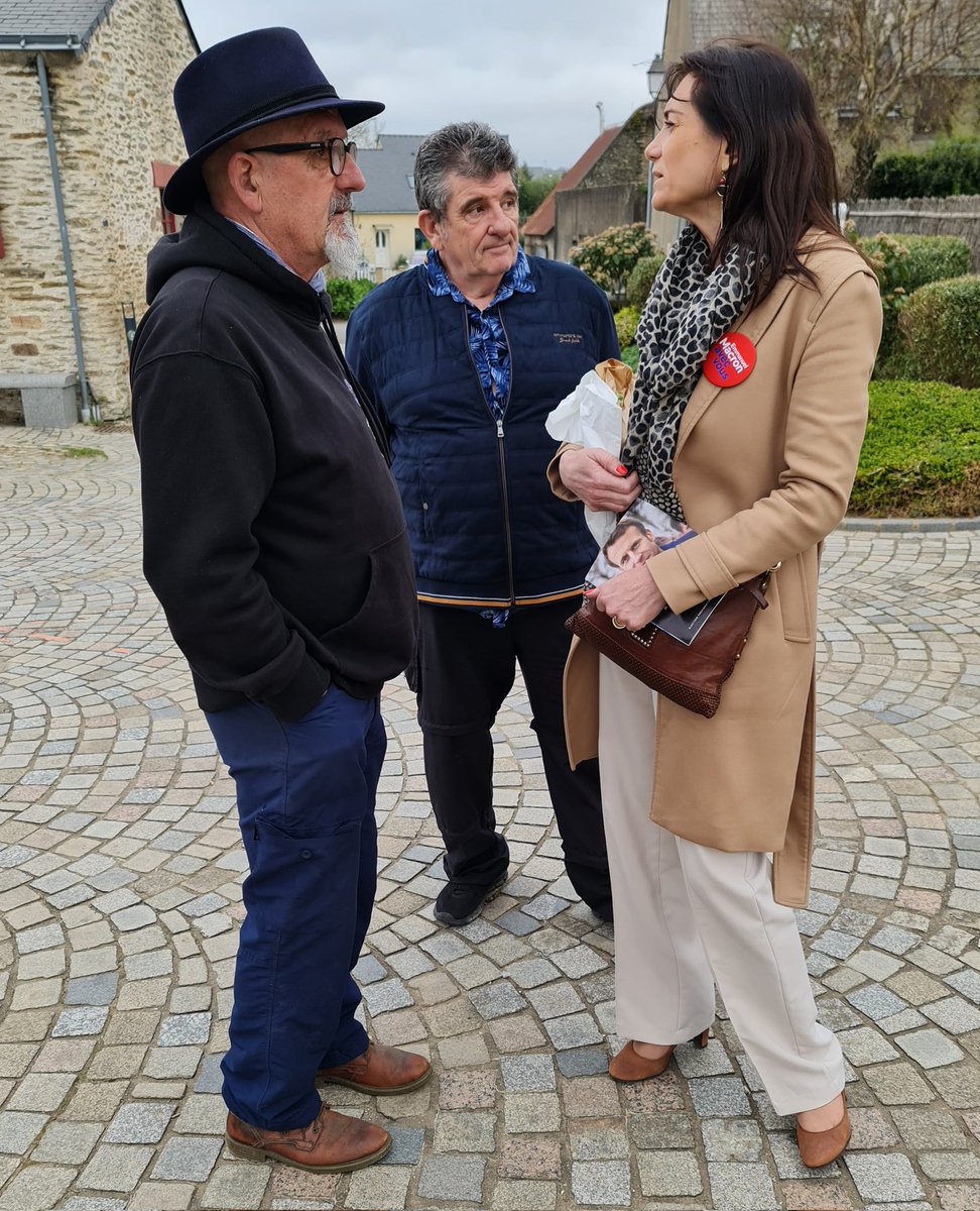 sandrinejossoan's tweet photo. 🇫🇷 Sous la fraîcheur matinale, visite des marchés d'Assérac et de Saint-Lyphard ! 🌬
Quel bonheur de retrouver les marchés de printemps à la campagne 🥰
Merci aux commerçants et habitants pour leur accueil🌱
#marché #Asserac #SaintLyphard #circoAN7 #ruralité https://t.co/dnwvDQncwO