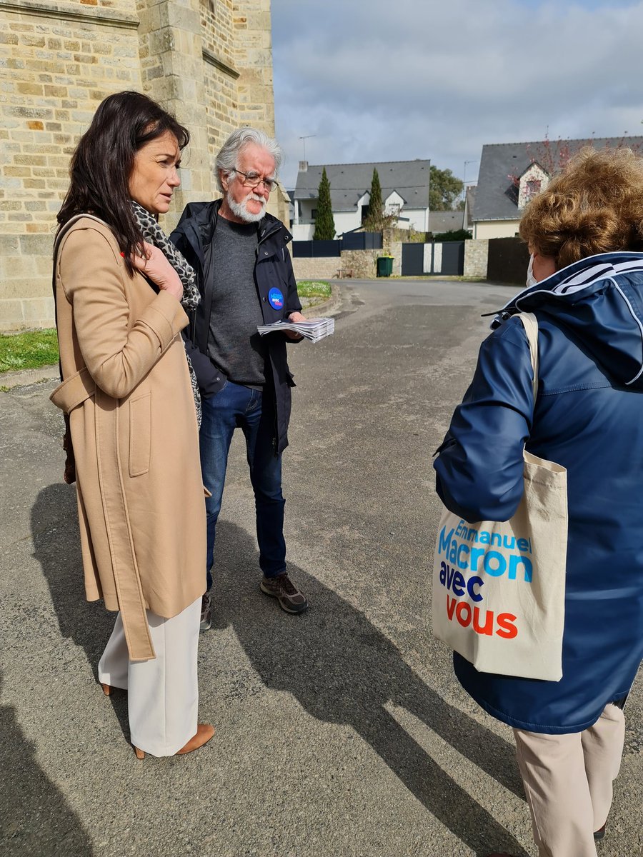 sandrinejossoan's tweet photo. 🇫🇷 Sous la fraîcheur matinale, visite des marchés d'Assérac et de Saint-Lyphard ! 🌬
Quel bonheur de retrouver les marchés de printemps à la campagne 🥰
Merci aux commerçants et habitants pour leur accueil🌱
#marché #Asserac #SaintLyphard #circoAN7 #ruralité https://t.co/dnwvDQncwO