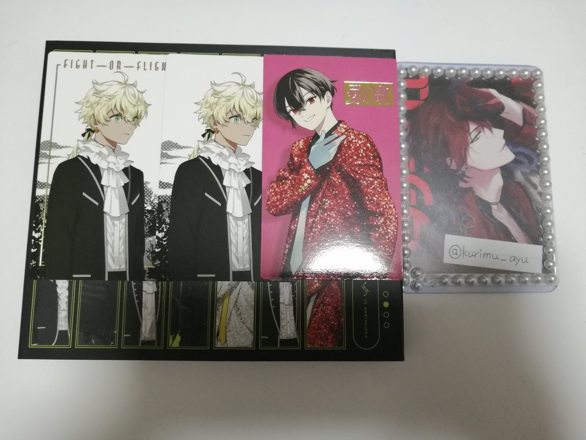 kurimu_ayu's tweet photo. 【交換】VS AMBIVALENZ ビバレン Preorderアルバム特典

譲 スバル、クック

求 レオン、サクヤ
(第1弾のレオンと交換でも可能)

箔押し↔箔押しor第1弾
お気軽にお声掛けください。 https://t.co/thPAE6zSLV