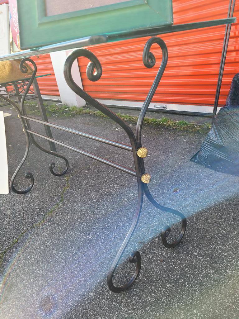 zonnaszone's tweet photo. Thank you to everyone that came out to the sale. I sold nearly everything. I only have 4 peices of furniture left. Contact me if you are interested in purchasing https://t.co/xzcpxvEpVb