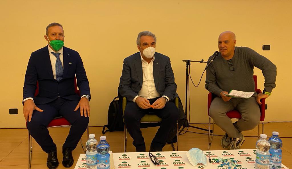 CislNazionale's tweet photo. Il segretario generale della #Cisl #LuigiSbarra è oggi, #29Marzo, a  Saint Vincent dove interverrà nel pomeriggio al XIX Congresso regionale della @CislVdA #essercipercambiare https://t.co/pPlqIhrbBp
