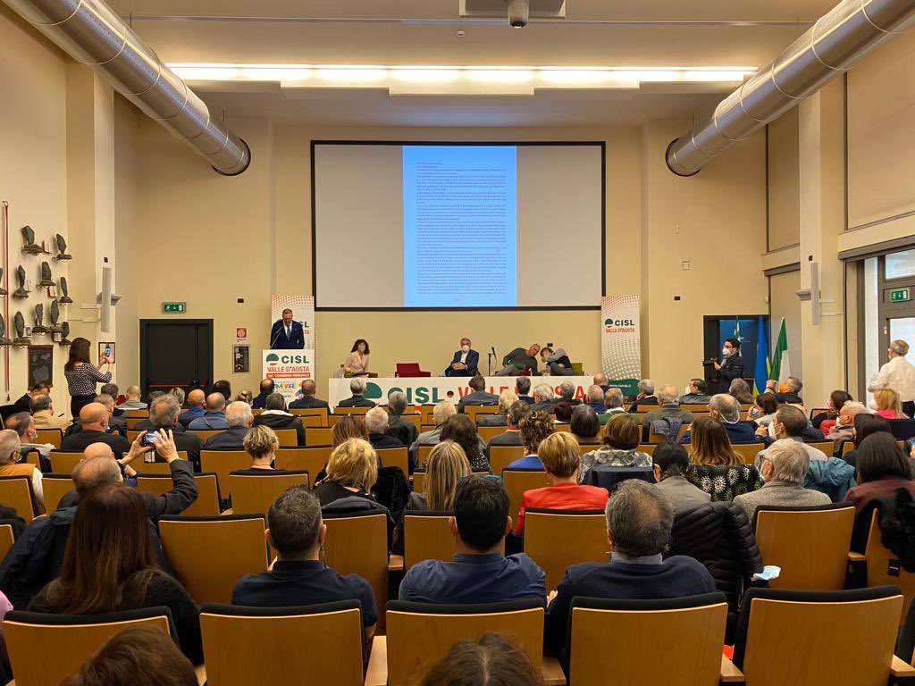 CislNazionale's tweet photo. Il segretario generale della #Cisl #LuigiSbarra è oggi, #29Marzo, a  Saint Vincent dove interverrà nel pomeriggio al XIX Congresso regionale della @CislVdA #essercipercambiare https://t.co/pPlqIhrbBp
