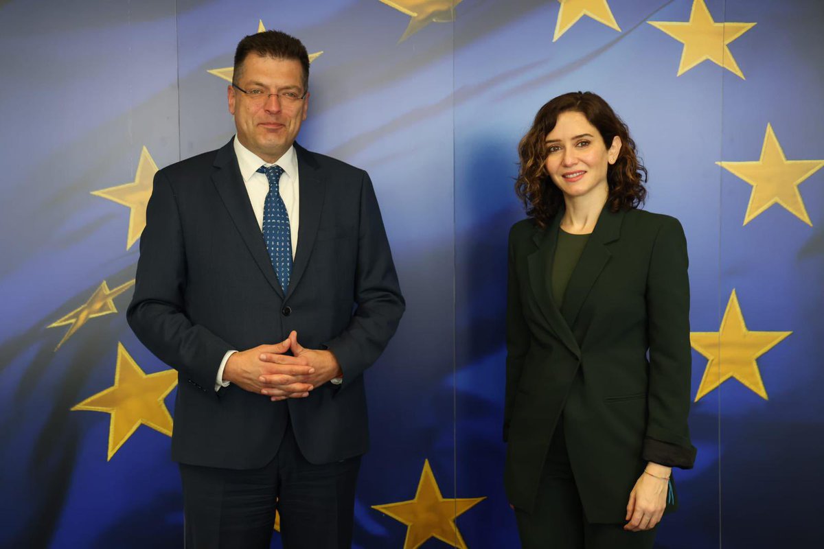IdiazAyuso's tweet photo. Ofrecemos a la Comisión Europea la @ComunidadMadrid ante la crisis de desplazados ucranianos (colegios, hospitales, material humanitario…)

Además, proponemos un nuevo ente que aglutine la innovación de toda la región. Vendrán nuevos eventos importantes. https://t.co/oW9UUQNC1D