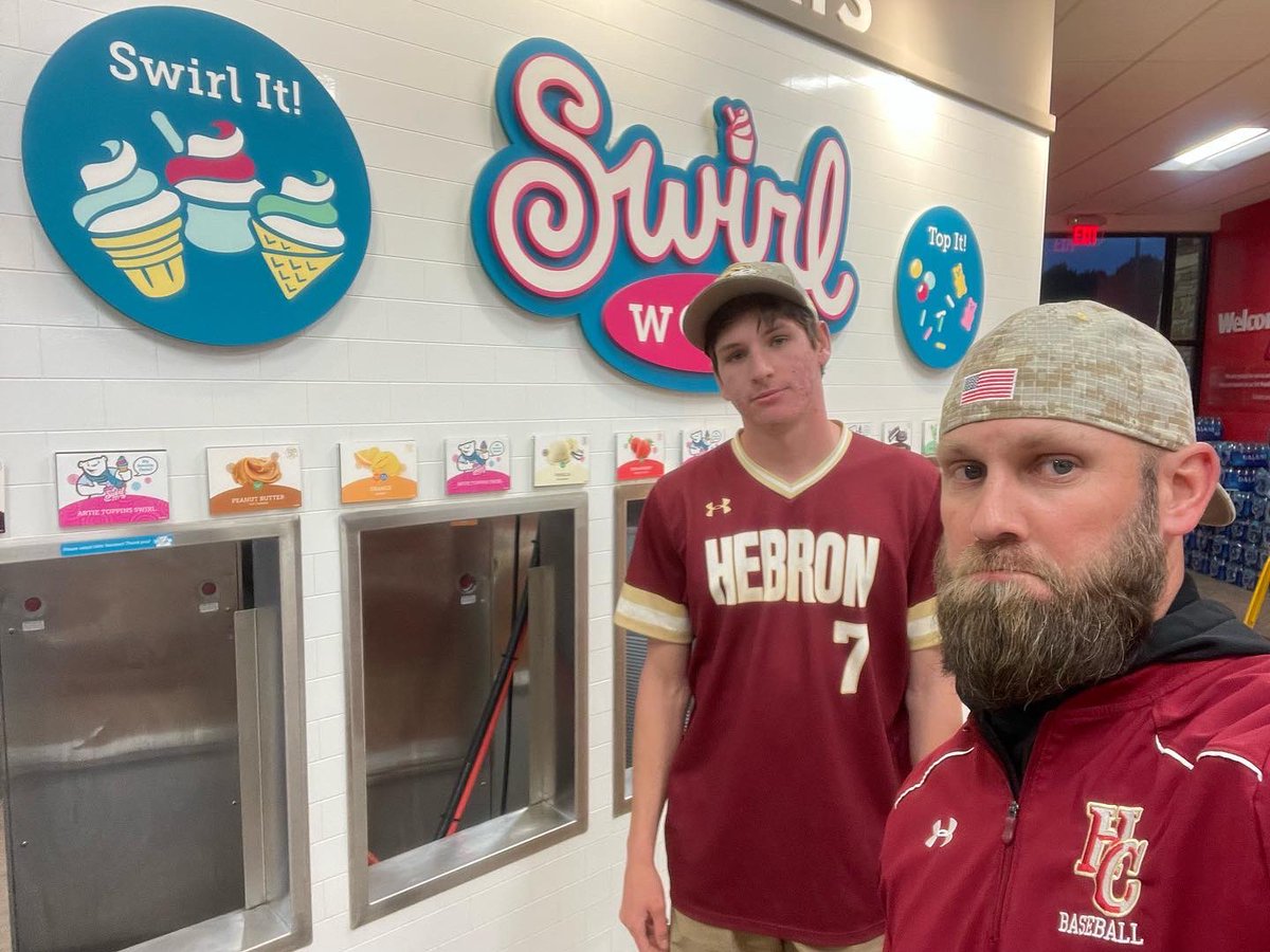 CoachWyman11's tweet photo. 11-0 win = 1st time @RaceTrac stop for the @HCALionBaseball JV guys🙌🏼
Sad face that #SwirlWorld was down😢 but the @official_icee_co & boiled peanuts were on point👊🏼
#ItsAGreatDayToBeA🦁
@hcaathletic @HebronLions https://t.co/GZPU5tSGRJ