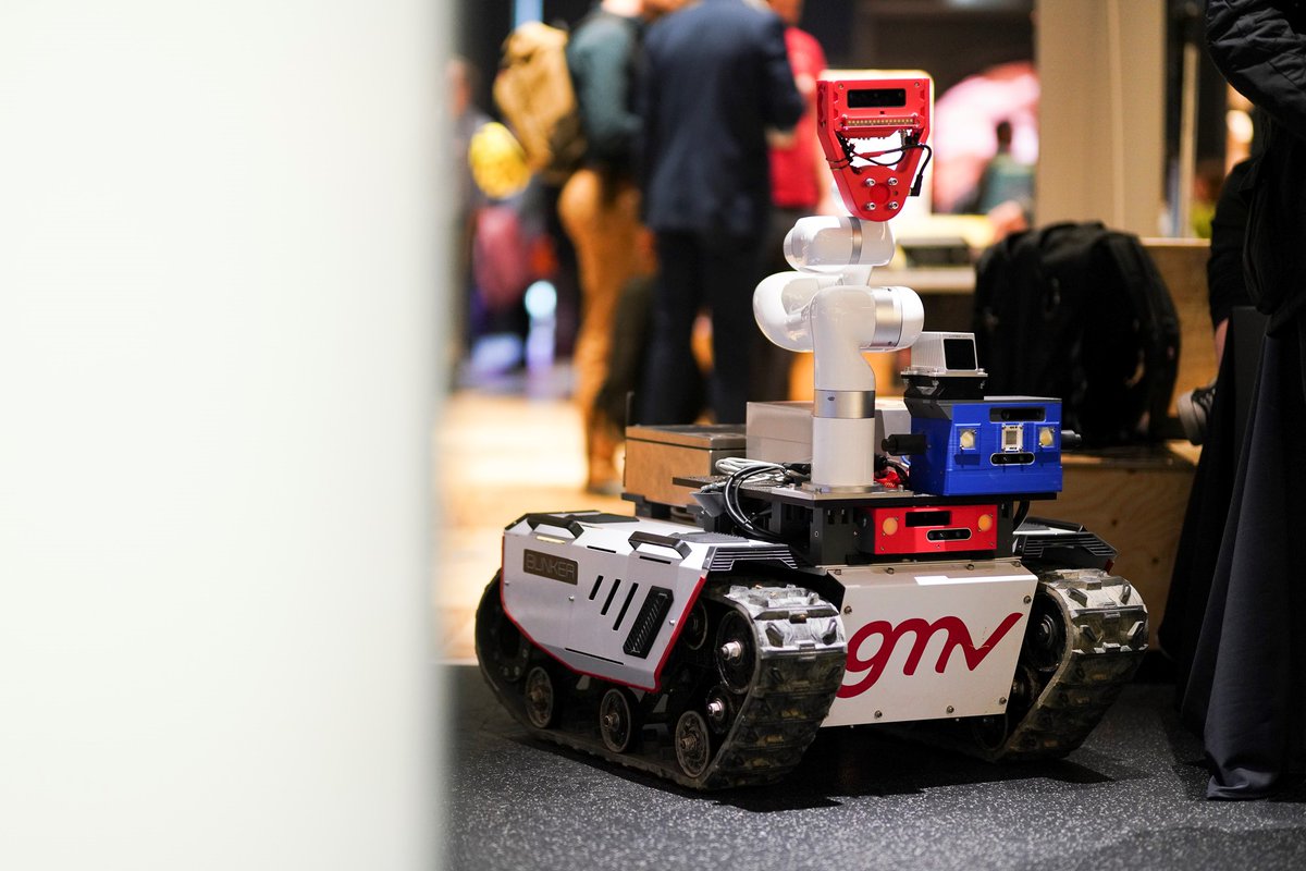 PhillipHaddow's tweet photo. If you are visiting the #RobotsForASaferWorld event today, have you had a chance to check out the teams exhibiting?
It's great to see so many robots in one place!
#Robotics @DMacgregor01 @innovateuk @UKRI_News https://t.co/nfbdUONbvJ
