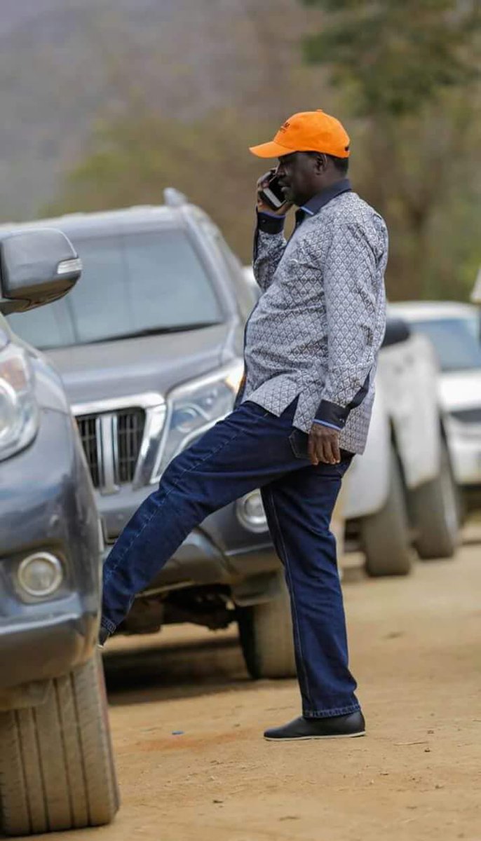 Azimiomoja's tweet photo. @MarthaKarua 
@Azimiomoja
@RailaOdinga 
@PeterMunya 
@gpdkaluma 
@RailaTosha2022 
@AzimioUmoja 
@EditorialEditor 
@A_S_Nassir 
@MigunaMiguna 
Even @MigunaMiguna  knows who is the president https://t.co/jL1XF9WrnS