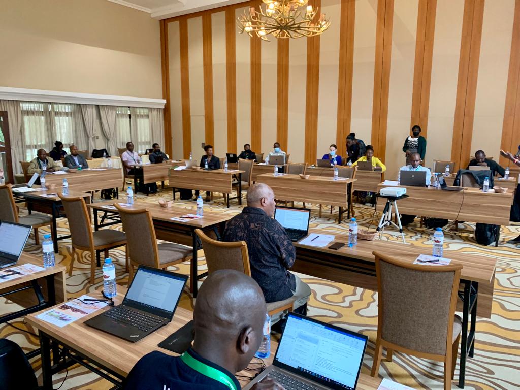 #AnticipatoryActions have great potential in breaking the #Disaster-#Humanitarian cycle in the #HornOfAfrica. @icpac_igad & @WFP_Kenya are running a stakeholder engagement to explore Impact based Forecasting #IbF & Forecast based Actions #FbA including financing. #Wedare
