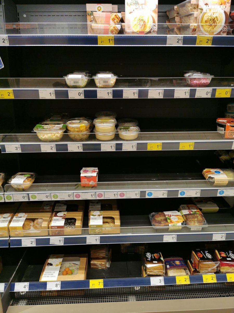 Aldis371's tweet photo. @maximaveikals Brīvības iela 78 veikals Maxima nav neviena brokastu salatini kur paņemt uz darbu! https://t.co/pxtnWt4CTh