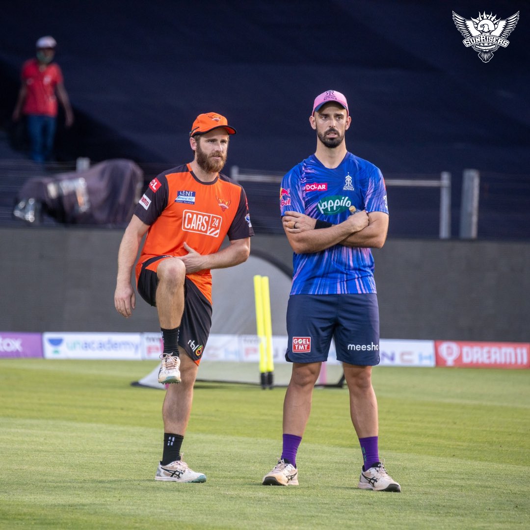 SunRisers's tweet photo. Before the Royal Rumble. 🤝

🇱🇰🇦🇺🇳🇿🇬🇾🇮🇳🔥

#SRHvRR #OrangeArmy #ReadyToRise #TATAIPL https://t.co/7n69npOyN7