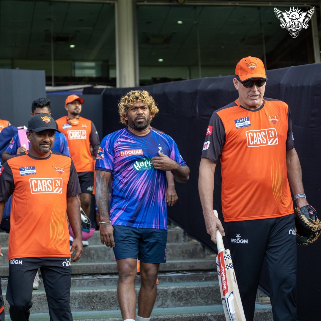 SunRisers's tweet photo. Before the Royal Rumble. 🤝

🇱🇰🇦🇺🇳🇿🇬🇾🇮🇳🔥

#SRHvRR #OrangeArmy #ReadyToRise #TATAIPL https://t.co/7n69npOyN7