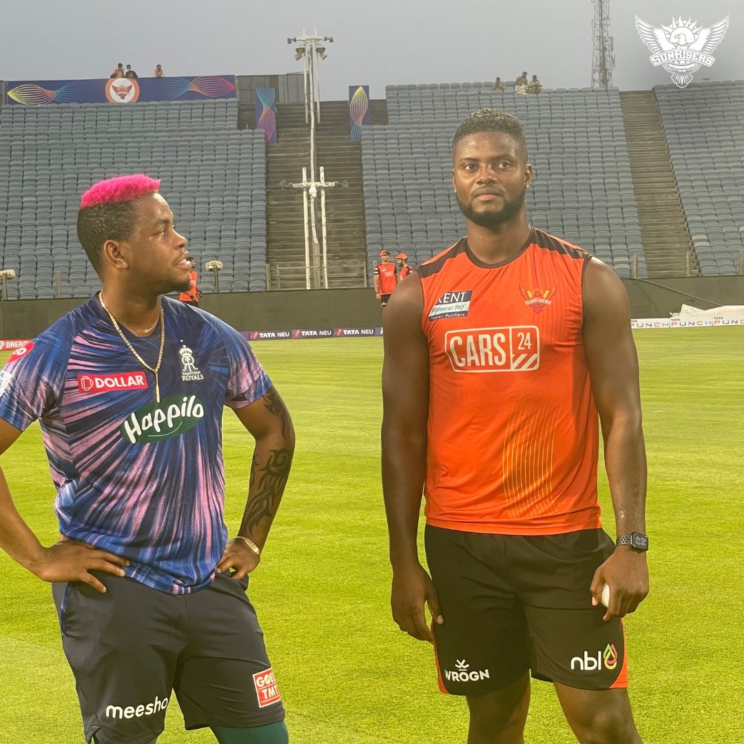 SunRisers's tweet photo. Before the Royal Rumble. 🤝

🇱🇰🇦🇺🇳🇿🇬🇾🇮🇳🔥

#SRHvRR #OrangeArmy #ReadyToRise #TATAIPL https://t.co/7n69npOyN7