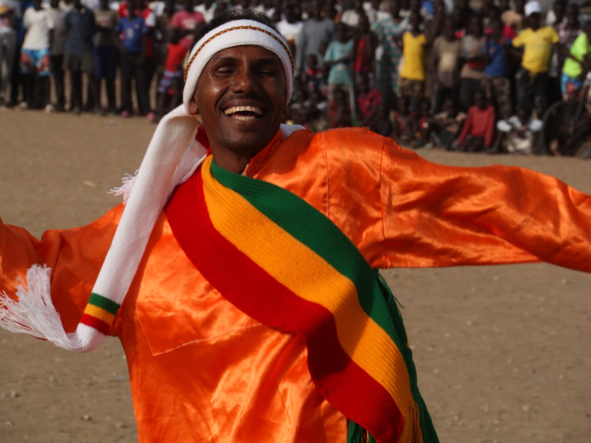 unmissmedia's tweet photo. Cheering crowds. Talented musicians🎵. Dancing💃. A call to #StandUp4Peace 
That's what an #UNMISS peace🕊️ concert in Bor, #SouthSudan🇸🇸 was all about. 
“Peace is what we need — in our hearts, our homes and in our communities,” said Rebecca Ajok, one of the excited attendees. https://t.co/eRJMHYLww8