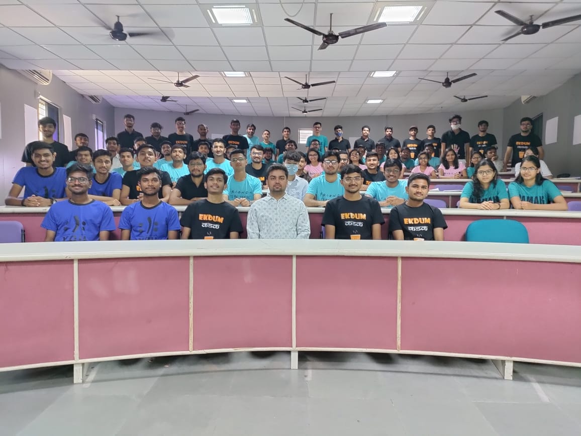 IshaBipinbhai's tweet photo. #familysince61
#smccollegeofdairyscience https://t.co/nhi0QXF9IO