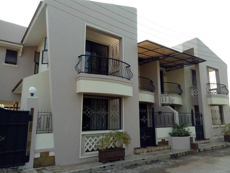 bigcruising's tweet photo. Mombasa Beach Apartments for rent - Nairobi expressway Kenya
SOURCE : https://t.co/iLA1sIyEA1

#mombasa
#Nairobi 
#nairobiexpressway 
#sgr
#sgrkenya
#kenya
#travel
#safaricom
#fire https://t.co/I3CyiScz7K