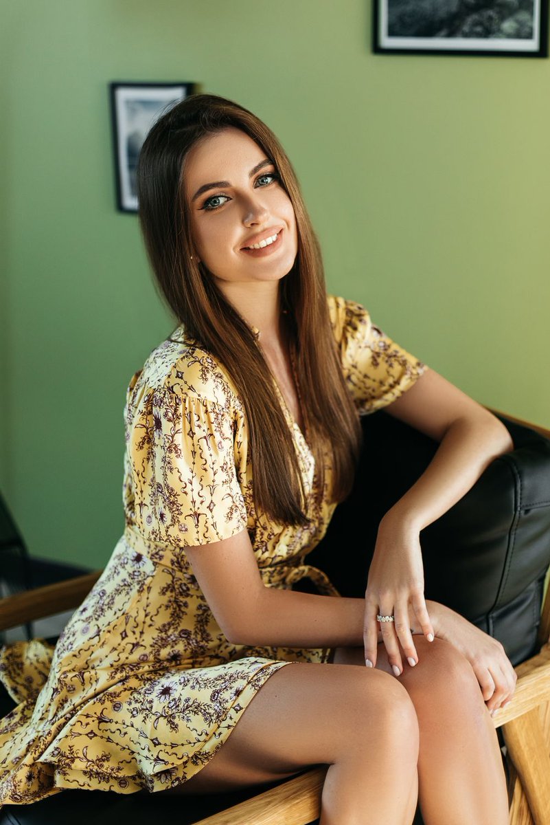 Lara tweet media