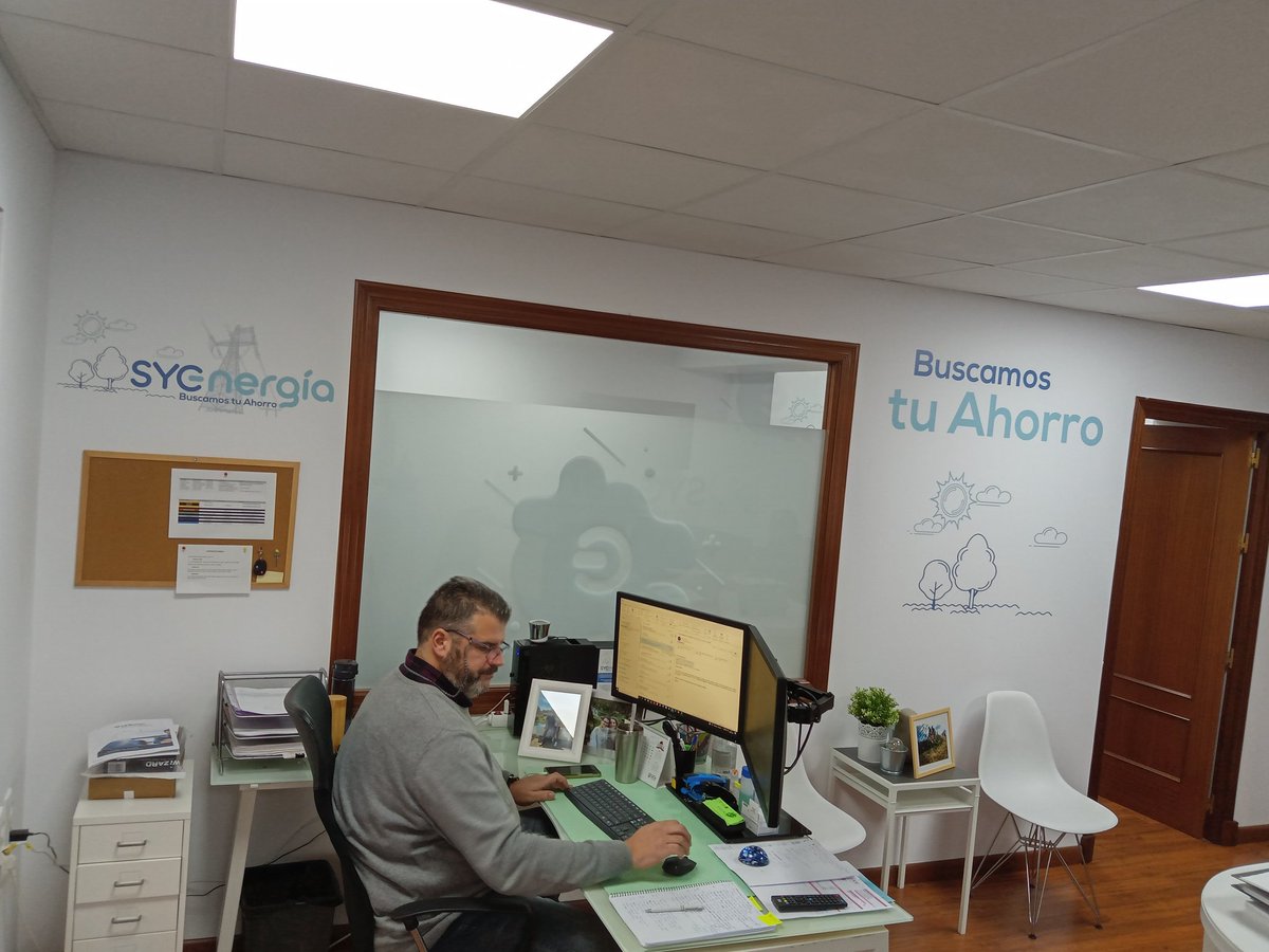 SycEnergia's tweet photo. Estamos de #renovación en nuestras instalaciones, haciéndolas más acogedoras y funcionales. Gracias a @RBOnline_ por el trabajo realizado que os ha quedado magnífico. https://t.co/Yb7wynNjcU