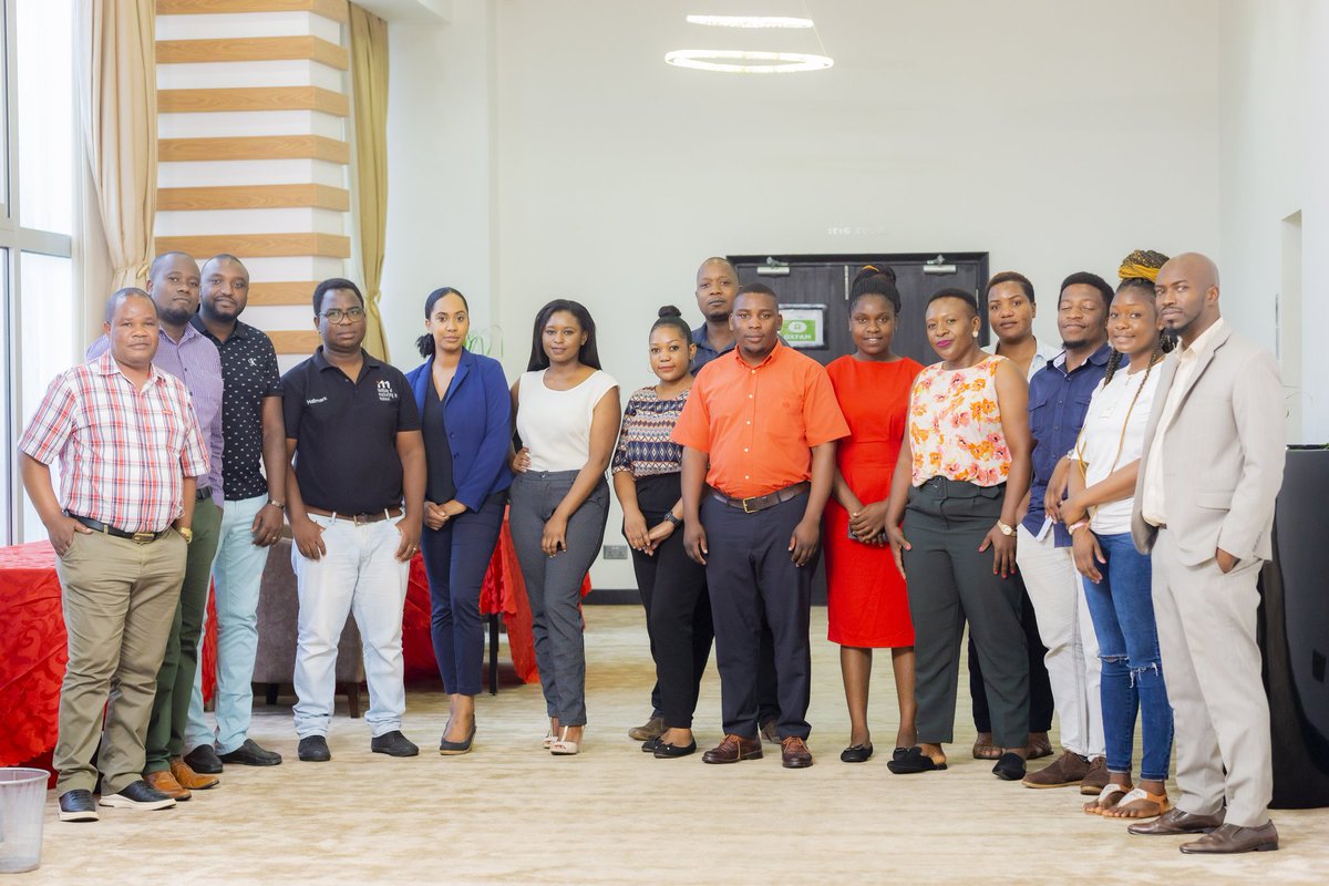 Widdey_Nsona's tweet image. The Sales Masteeclass in pictures

We love what we do because we believe in what we do.

Quality Training, Quality Venue

#MarketingMinds
#SalesMasterclass
#AmaryllisHotel