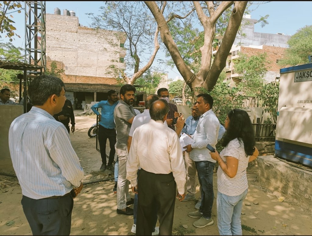 rwa_ardeecity's tweet photo. @OfficialGMDA 
@cmohry 
@kMakrandIAS 
@DC_Gurugram 
@Dchautala 
@MunCorpGurugram 
@TOIGurgaon
@HTGurgaon
Thanks to GMDA especially Sudhir Rajpal ji for timely action on water woes effecting 600 Ardee residents. Builder mishandling the supply. GMDA team pressurized to mend ways. https://t.co/spuxCI3GNz