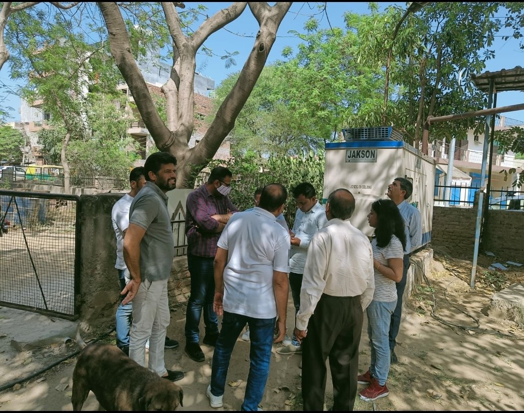 rwa_ardeecity's tweet photo. @OfficialGMDA 
@cmohry 
@kMakrandIAS 
@DC_Gurugram 
@Dchautala 
@MunCorpGurugram 
@TOIGurgaon
@HTGurgaon
Thanks to GMDA especially Sudhir Rajpal ji for timely action on water woes effecting 600 Ardee residents. Builder mishandling the supply. GMDA team pressurized to mend ways. https://t.co/spuxCI3GNz