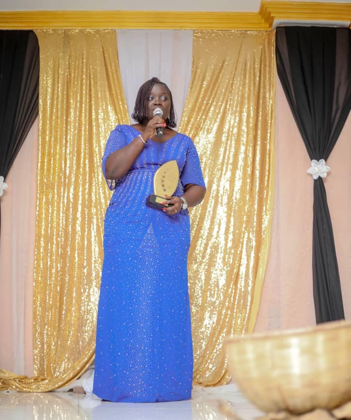 Au sommet 🌍des femmes leaders à #Douala. Pour l’<a href="/OngBloom/">ONG BLOOM</a>. Honorée dans la catégorie « Femme africaine exceptionnelle de l'année dans la lutte contre les #VBG ». Ce prix marque et souligne les efforts de nos actions au niveau. Un pas de plus. Merci à tous de nous accompagner.