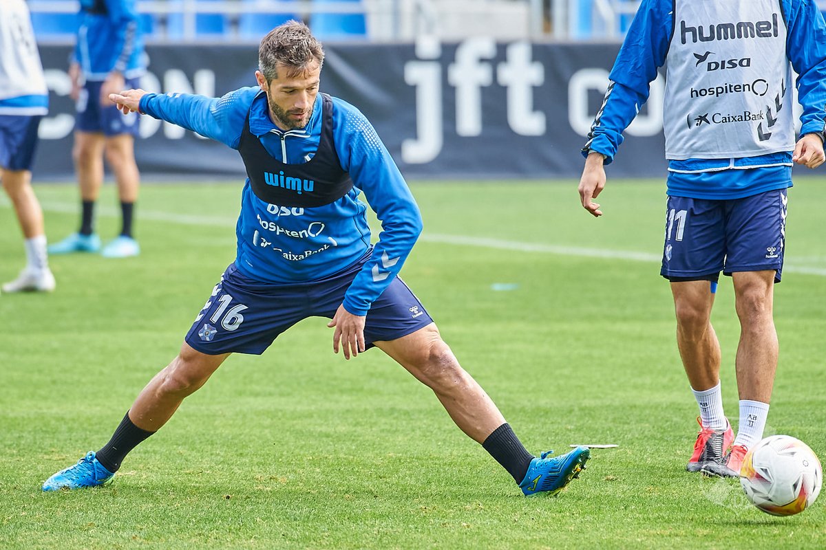 CDTOficial's tweet photo. Buenos días, #blanquiazules.

🏋🏽‍♂️ Próximo entrenamiento de los nuestros este miércoles a partir de las 10:00 horas (#HRL 🔒).

#TenerifeRealZaragoza #RecuperamosNuestroAliento #CentenarioCDT https://t.co/qGuTXqdilZ