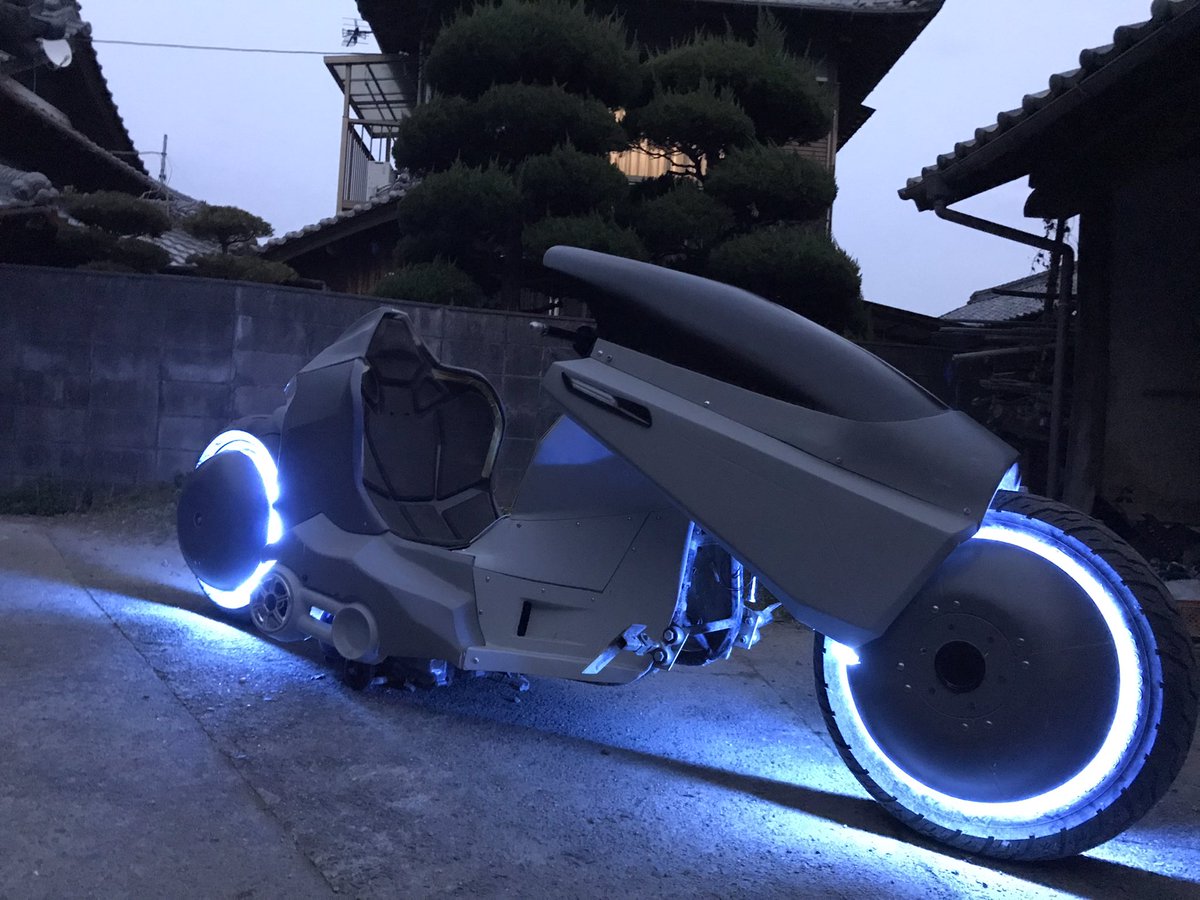 partner1107's tweet photo. さて、今後の（金田のバイク改）の作業予定を書き出そう、
①エキパイ、サイレンサーの制作と取り付け
②1に合わせてリア裏側のカバー制作とアンダーカバー制作
③エンジンや冷却関連の復活
④アクリルスクリーン制作
続く↓ https://t.co/gsfuI1OPc3