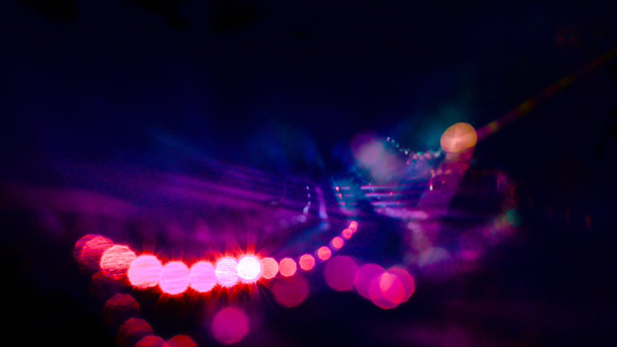 BorelliFilip's tweet photo. Gm!
By lightning the path to the unknown 
One can find a way back home..💡🌌📷
#kineticlightpainting #photography #abstractphotography #art #Abstract #nftphotography #fbexplore https://t.co/HTtdKuSA3b