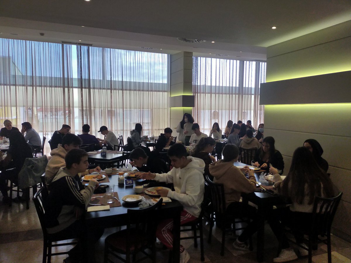 Buenos días a todos!! Anoche nos instalamos y vistamos la playa que tenemos a 15 pasos. Ahora, después del desayuno nos vamos a Lisboa. Seguiremos informando.
<a href="/HBSTORREJON/">Humanitas Torrejón</a>