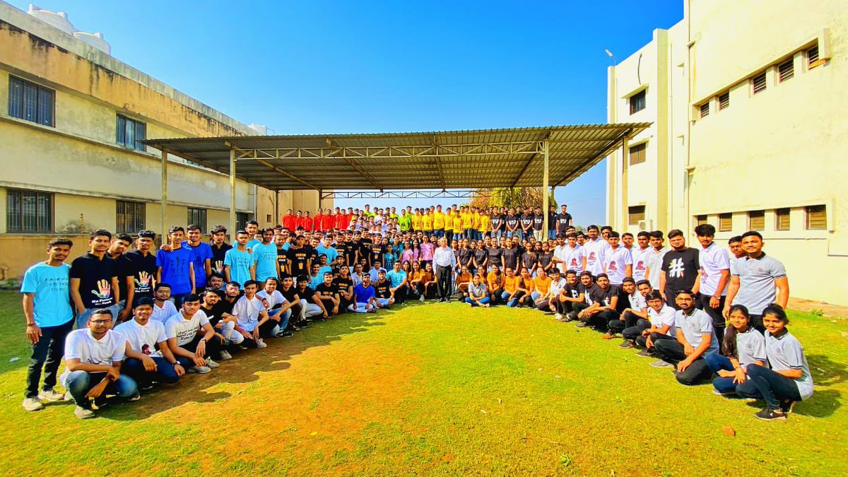 Kevin_240811's tweet photo. #familysince61
#smccollegeofdairyscience
#anand https://t.co/c6AL31cnCO