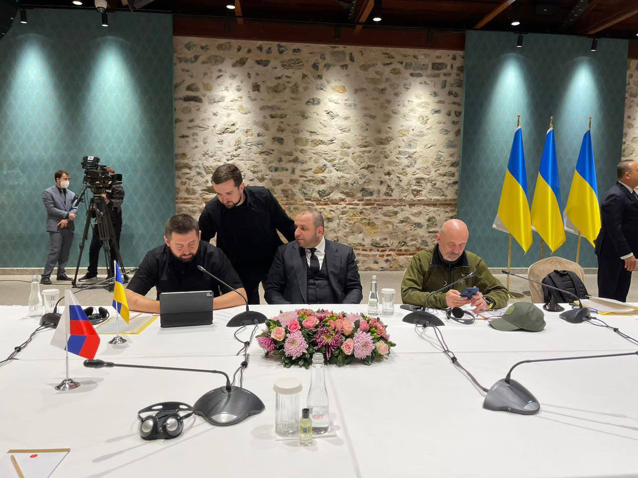 Rustem Umerov on Twitter: "Negotiations between Ukraine and Russia in #Istanbul. President @RTErdogan gave a speech before the start of negotiations. “Continuing war will not benefit anyone”. https://t.co/7rLWpkHPO2" / Twitter