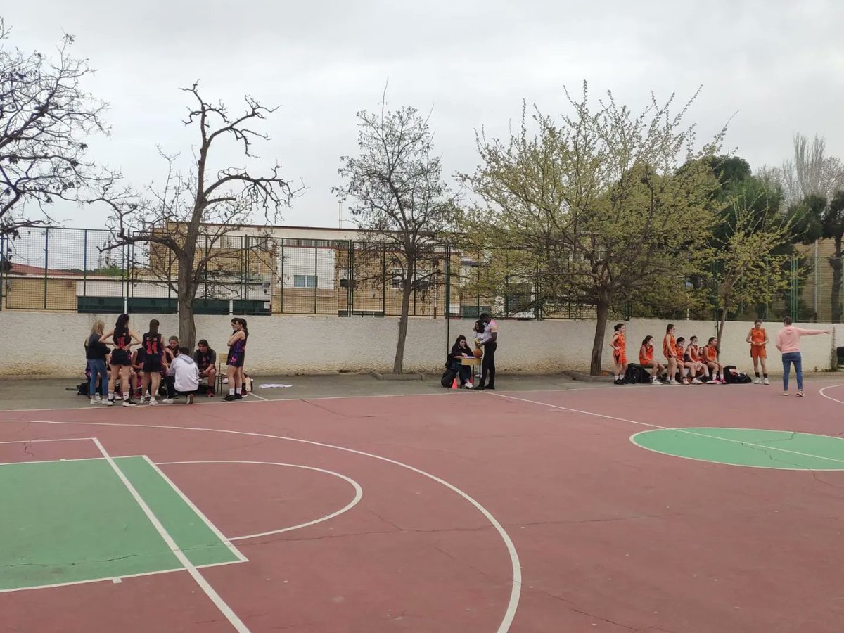 oldSchoolBasket's tweet photo. 🏀 Cadete Femenino B:
OSB 48 - 33 Doctor Azúa

🔥Nuestras chicas con esta victoria se ganan el pase a seminifinales de liga. 👏 Enhorabuena chicas, a seguir.💪

#letsgoldschool #oldschoolfamily #oldschoolspirit https://t.co/OeTotZ8hSt