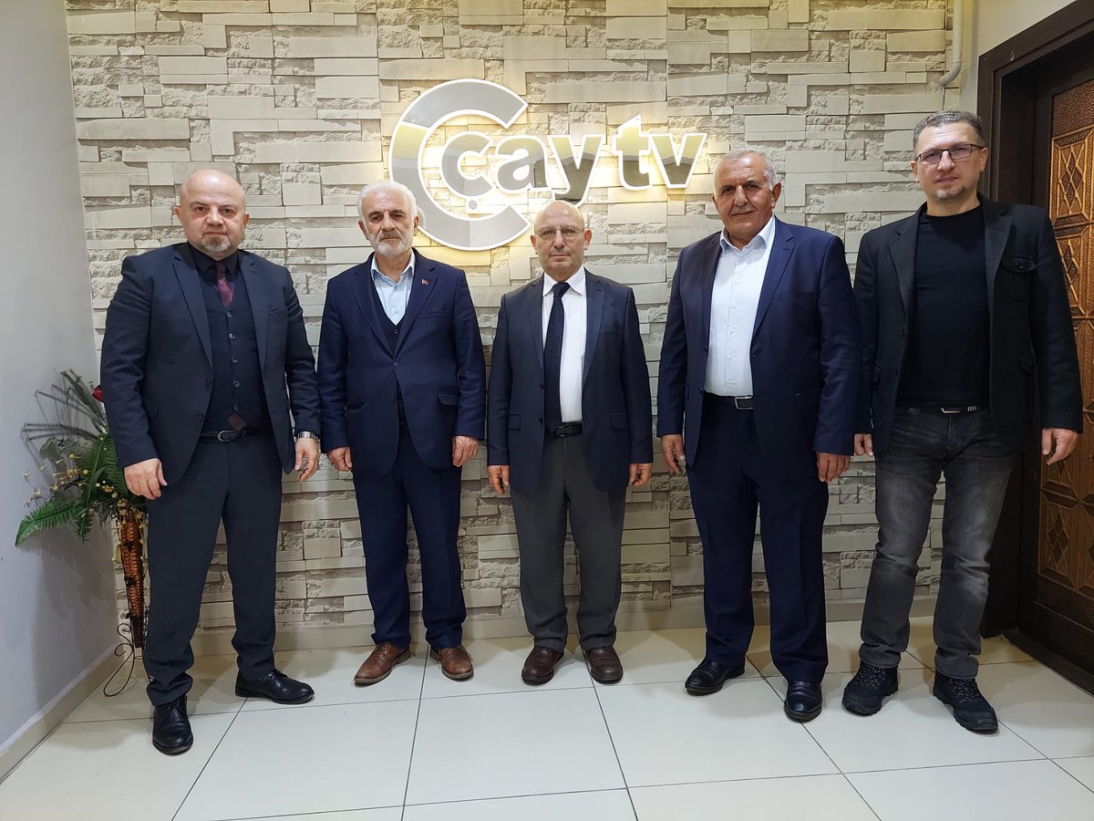 hsnyvzbkr's tweet photo. Çamlıhemşin Beleidiye Başkanı Osman Haşimoğlu ve Kendirli Belediye Başkanı Alaattin Serdar'la çok keyifli bir Rize sohbeti....
@OsmanHasimoglu #allattinserdar @CaytvHaber #Rize #çamlıhemşin #kendirli https://t.co/m4L8wPzjpz